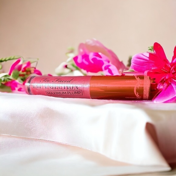 Too faced Lip Injection - NWOT - Travel size - Holiday Party - Picture 3 of 3